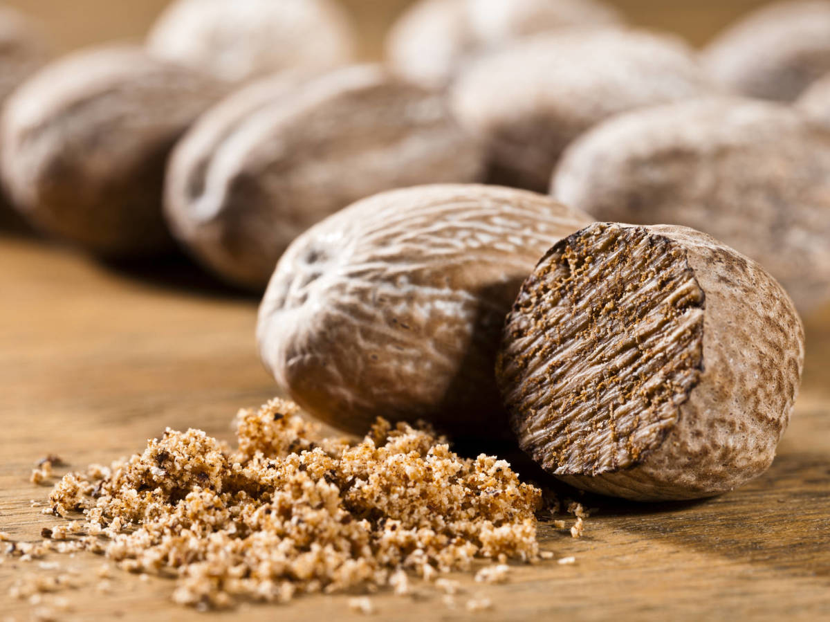 Nuez Moscada Entera - Tarro de Cristal 38 Gr | ONENA