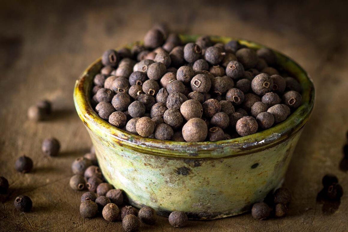 Pimienta Negra de Jamaica en Grano 70 Gr | Regional Co