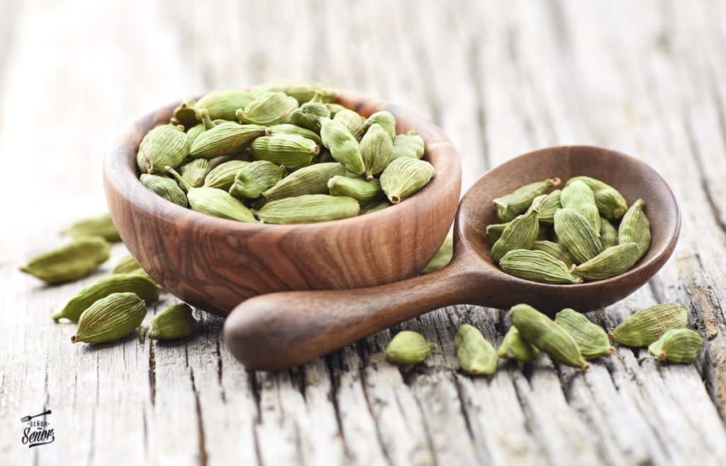Regional Co | Cardamomo Entero en Bote de Cristal 65 Gr | Regional Co